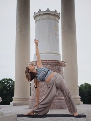 Bild 3 von Luisa Harisch Yoga im lovelyspace Raum (Marktstr.) Partnergalerie