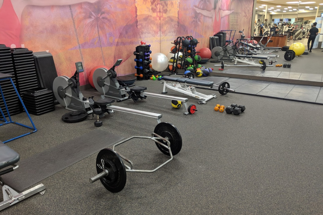 Image 2 from LA Fitness - WOODLAND HILLS partner gallery