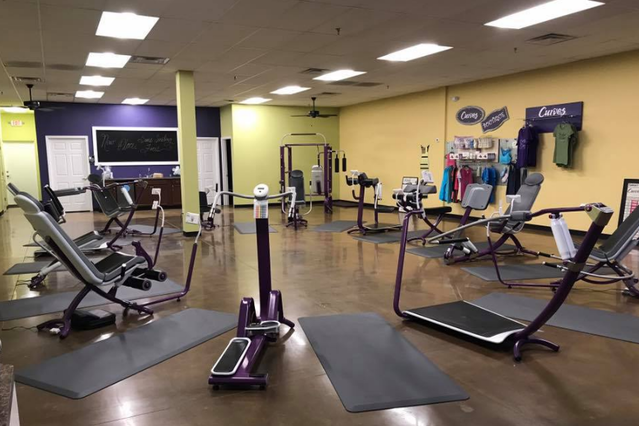 Image 1 from Curves -Saint Charles - New Town partner gallery