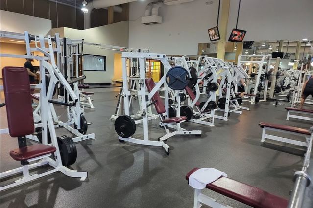 Image 3 from LA Fitness - ST. PETERSBURG @ 4TH ST. NORTH partner gallery