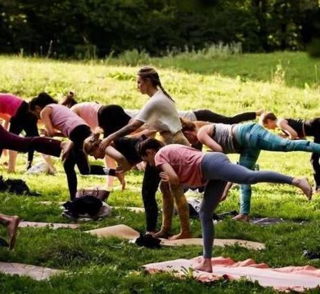 Bild 2 von Yoga Nebenan @ Das Metta Partnergalerie