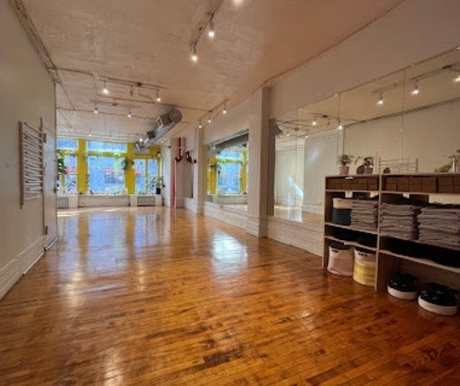 Image 1 from Center Yoga partner gallery