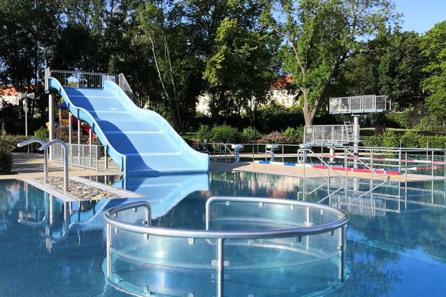 Bild 1 von Freibad Cotta Partnergalerie
