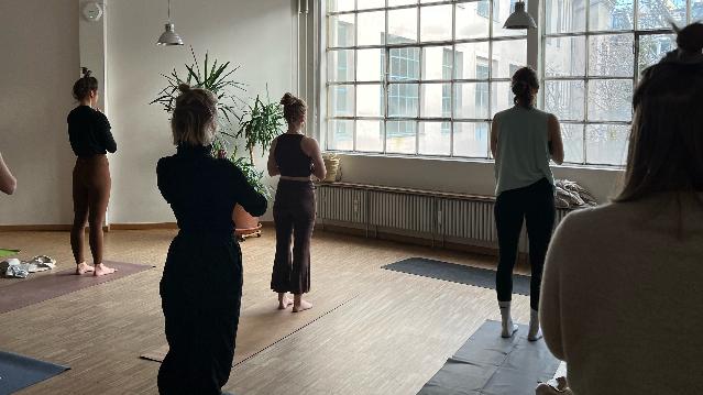 Bild 2 von Ja.Re Yoga Baumstraße Partnergalerie