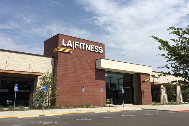 Image 2 from LA Fitness - ROUND LAKE BEACH partner gallery